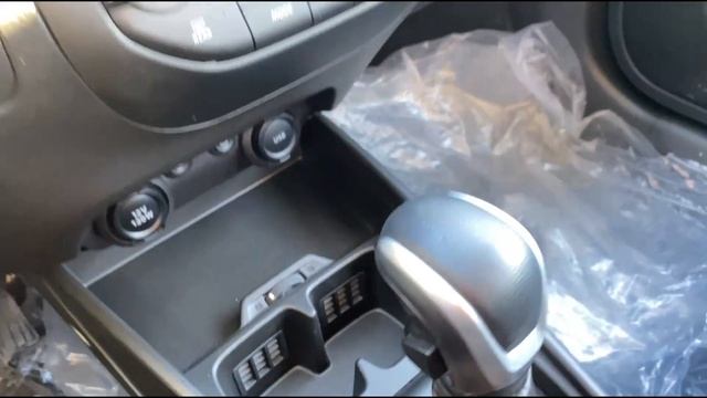 Suzuki Ertiga VS Xpander Cross