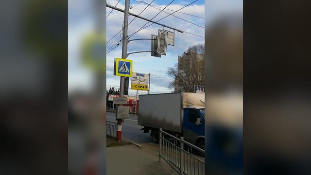 Заглючил светофор в Ульяновске, на ост. "Автовокзал" смотреть онлайн