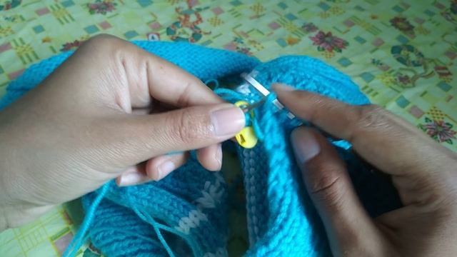 Штанишки спицами часть2. Завершение. смотреть онлайн