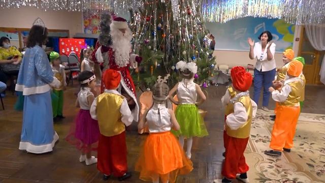 НОВОГОДНИЙ УТРЕННИК В ДЕТСКОМ САДУ смотреть онлайн
