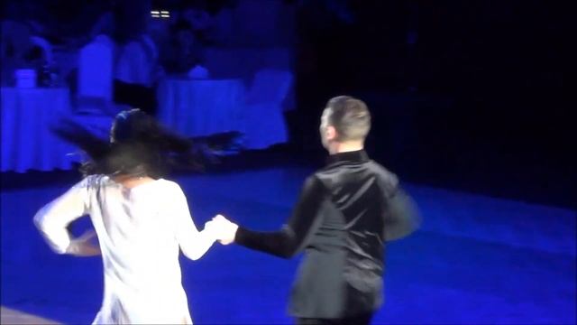 Елизавета Максимова и Эдуард Юнец "С любимыми не расставайтесь" смотреть онлайн