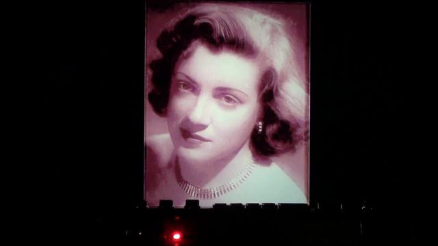 CARLA BONI "ESTASI" смотреть онлайн