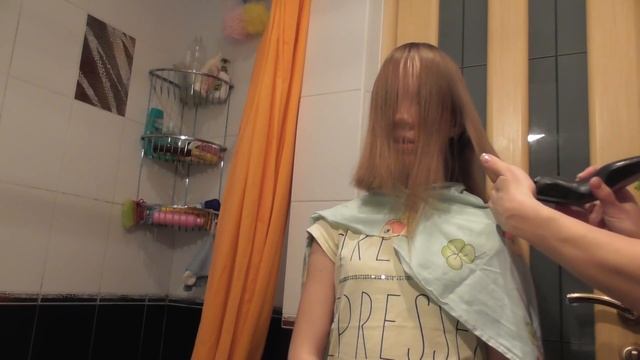 А вы пойдёте к такому парикмаХеру ? Смотреть всем !!!