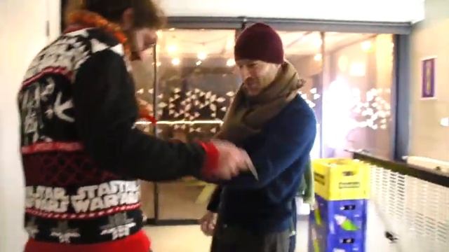 Soirée pulls de Noël // Le Tetris смотреть онлайн