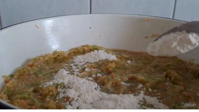 ОЛАДЬИ из КАБАЧКОВ. Летний ШЕДЕВР. ПРОСТОЙ и вкусный РЕЦЕПТ смотреть онлайн