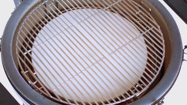 Техника копчения в керамическом гриле Kamado Joe