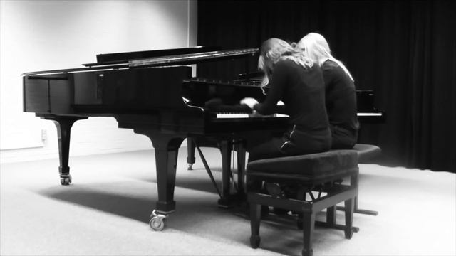 J. Brahms - Hungarian Dance Nr. 7 A Dur - Artpianoduo смотреть онлайн