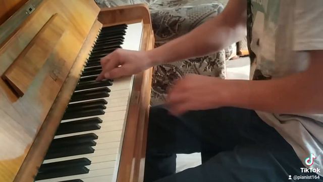 Federico Fellini on piano смотреть онлайн