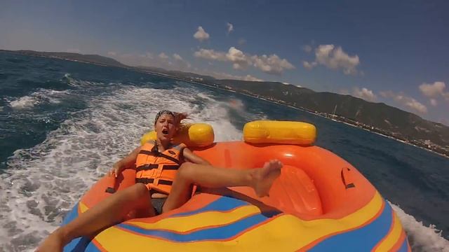 MADE IN ГЕЛЕНДЖИК 2013(ЮЛЯ & ВИКА) ПРОСТОООО уггаааррр! смотреть онлайн