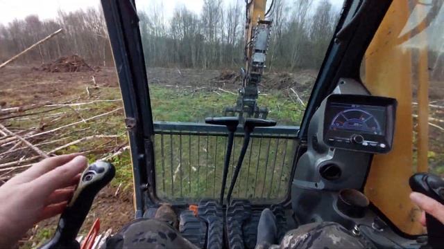 Неудачное утро - разулся в поле | Обуваем вторым экскаватором смотреть онлайн