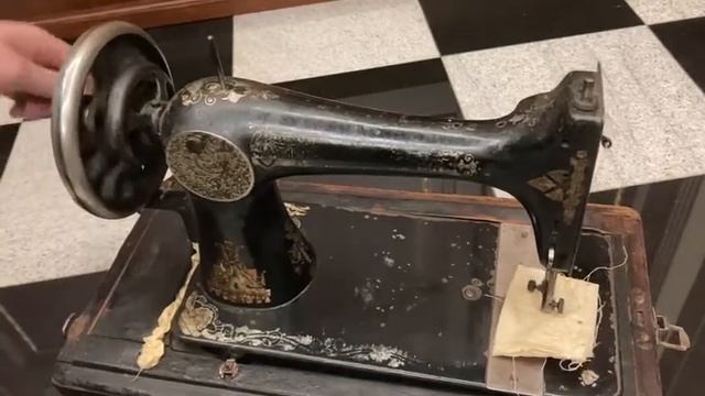 Швейная машинка Singer 1905 год, Шотландия смотреть онлайн