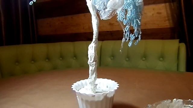 Бисероплетение. Плетем дерево Ива из бисера.Часть 2 смотреть онлайн