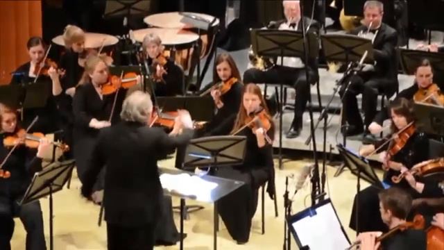 Glacier Orchestra make performances safe from coronavirus смотреть онлайн
