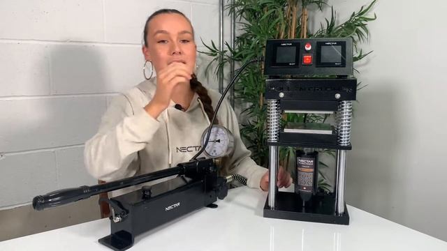 Rosin Press Tutorial | How to Use the Nectar Pollen Crusher Rosin Press Machine смотреть онлайн