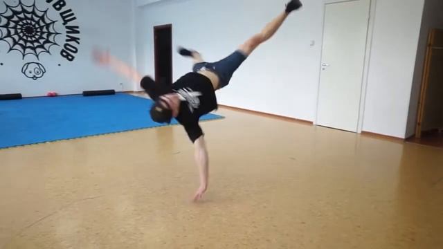 WRKTFNTCS:СЕКЦИЯ BREAKDANCE,POWERMOVE/POWERTRICKS В КРАСНОЯРСКЕ смотреть онлайн