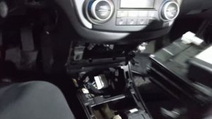 Kia Ceed как разобрать консоль