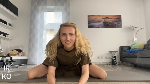Yoga for hips. Adult lessons with blonde смотреть онлайн