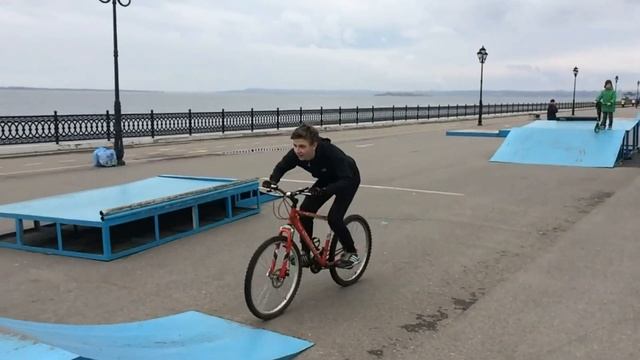 ПРОХВАТ НА ВЕЛОСИПЕДАХ | УТОПИЛИ ВЕЛОСИПЕД | САРАТОВ | ЭНГЕЛЬС смотреть онлайн