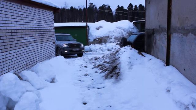 Hyundai Terracan - Сугроб  Cooper STT 245/75 R16