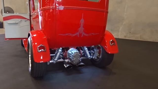 1927 Ford Model T Sedan #937 Tampa Showroom смотреть онлайн