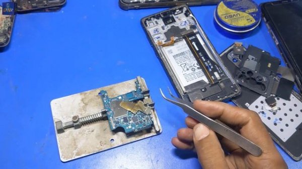 Samsung flight mode faded blue | A72 stuck In flight mode