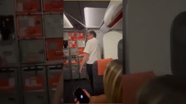 Это случилось на рейсе Лутон Ибица 8 сентября смотреть онлайн