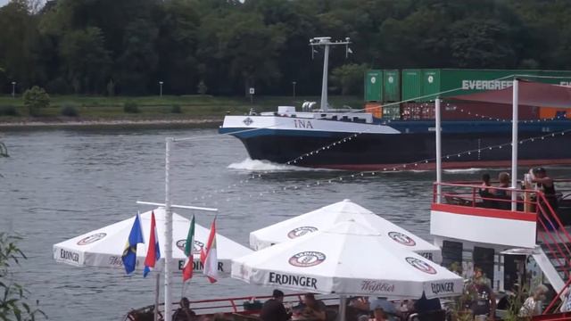 Прогулки по Рейну возобновились смотреть онлайн