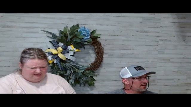 How to make a Hydrangea and Lemon Grapevine wreath| Watch us make a Blue and Yellow grapevine wreat смотреть онлайн