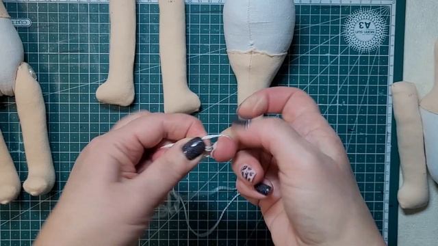 Текстильная кукла.Подробный МК.Как правильно пришить ножки. смотреть онлайн