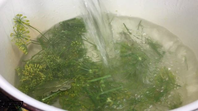 Соленые огурцы - лучший проверенный рецепт засолки на зиму с лимонной кислотой! смотреть онлайн