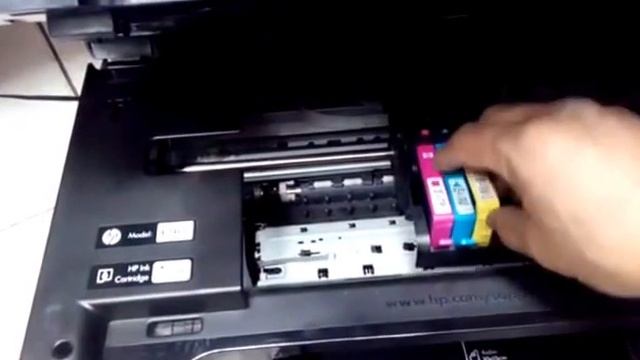 Replacing Cartridge on Hp Officejet 6500A,7000A,7500A...Printer Series смотреть онлайн