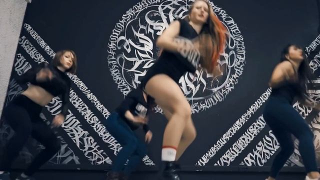 TWERK | CHOREO BY VALERIE | NS FAMILY смотреть онлайн