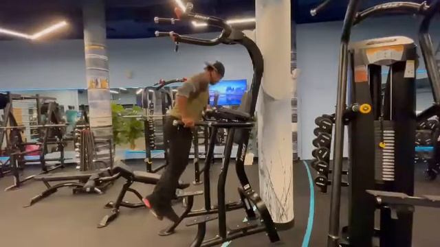 Как отжиматься на брусьях своим весом смотреть онлайн