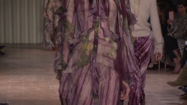 Alberta Ferretti Fashion Show FW 17 смотреть онлайн