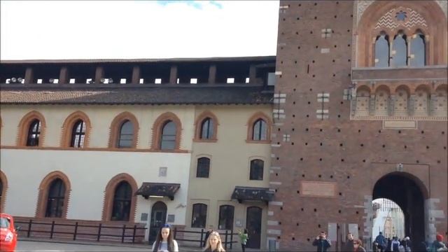 The Castello Sforzesco in Milan, Italy смотреть онлайн