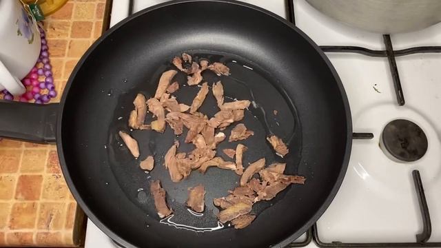 САЛАТ ЗА 15 МИНУТ! ТЁПЛЫЙ ТАЙСКИЙ САЛАТ! смотреть онлайн