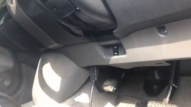 Toyota Prius 2005 2006 OBD2 port location смотреть онлайн