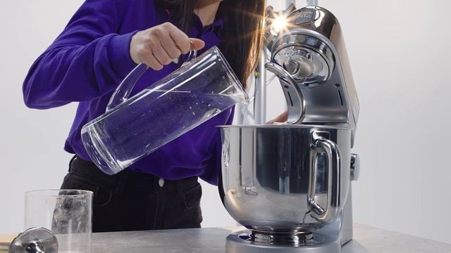 Kenwood kMix KMX760 GD Kitchen Machine - Hands On смотреть онлайн