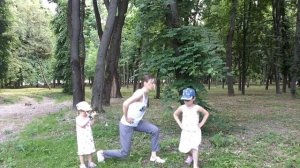 Приседания в разножке правильная техника - 100 приседаний в день