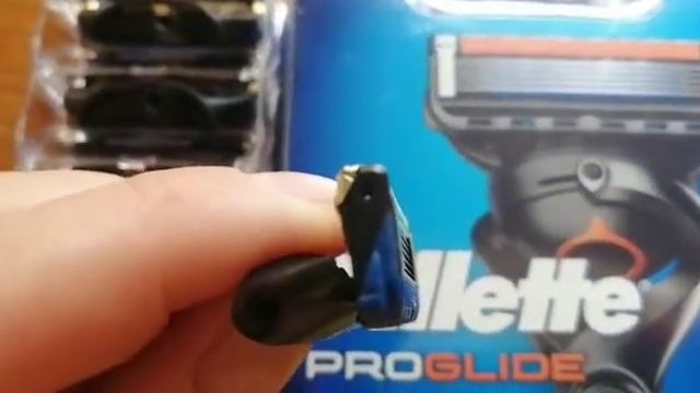 Купить оптом оригинальные сменные кассеты картриджи для бритья Gillette Fusion5 Proglide, 8 штук. смотреть онлайн