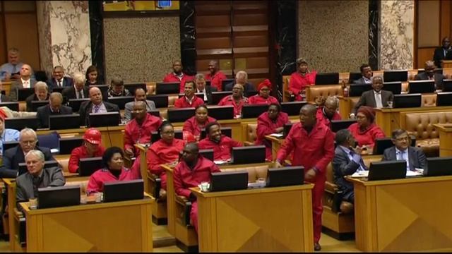 President Zuma loses his temper towards Malema смотреть онлайн