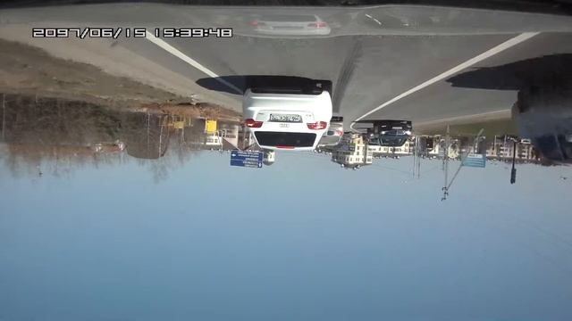 Ха... почему то вверх ногами... смотреть онлайн