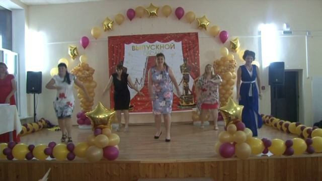 Супер танец.Подарок на выпускной от родителей. смотреть онлайн