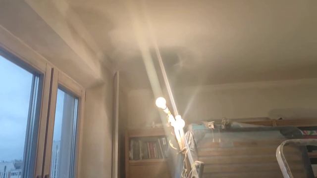 Отчёт за сегодняшнее утро, откосы , подоконник отшпаклеваны , угол сохнет, потолок готов к покраске смотреть онлайн