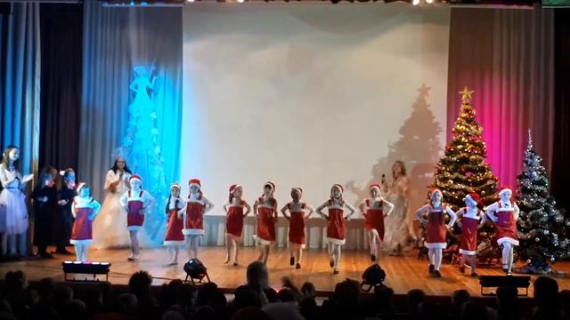 Новогодний танец СШ 1 Брест смотреть онлайн