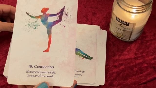 Yoga Wisdom Oracle Cards Unboxing and Review with Sample 1 Card Reading смотреть онлайн