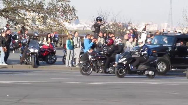 Открытие мотосезона в Москве.26.04.2014 Воробьёвы горы. смотреть онлайн
