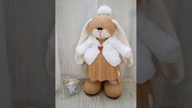 Зайка Тильда крючком. Заяц своими руками. смотреть онлайн