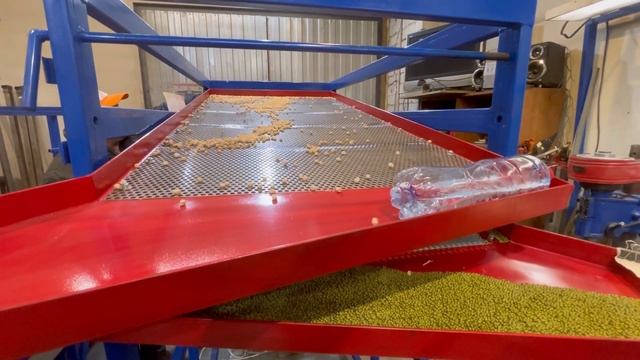 Вибросито горизонтальной вибрации для просеивания легких сыпучих материалов смотреть онлайн