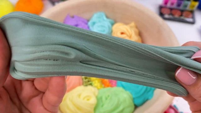 Rainbow Care Bears mixing random slime, colorful eyeshadow, makeup, cute shiny parts, glitter смотреть онлайн